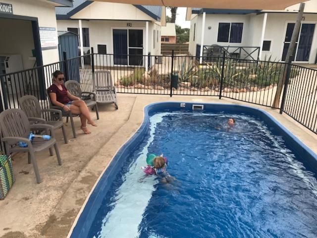 Oceanside Village Denham Bagian luar foto