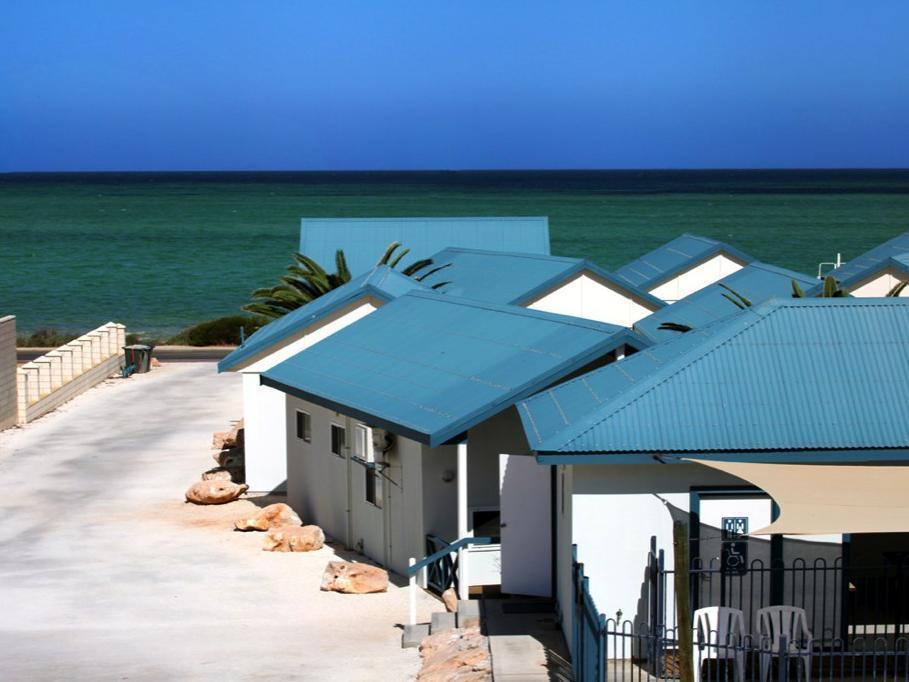 Oceanside Village Denham Bagian luar foto